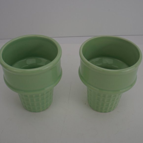 Set of 2 The Monkey and the Peddler Ice Cream Cone Cups 2002 Green Pastel - Picture 5 of 6